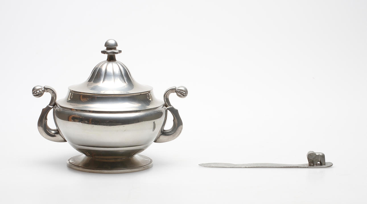 TENNFÖREMÅL, 2 delar, CG Hallberg och GAB, 1930-tal.