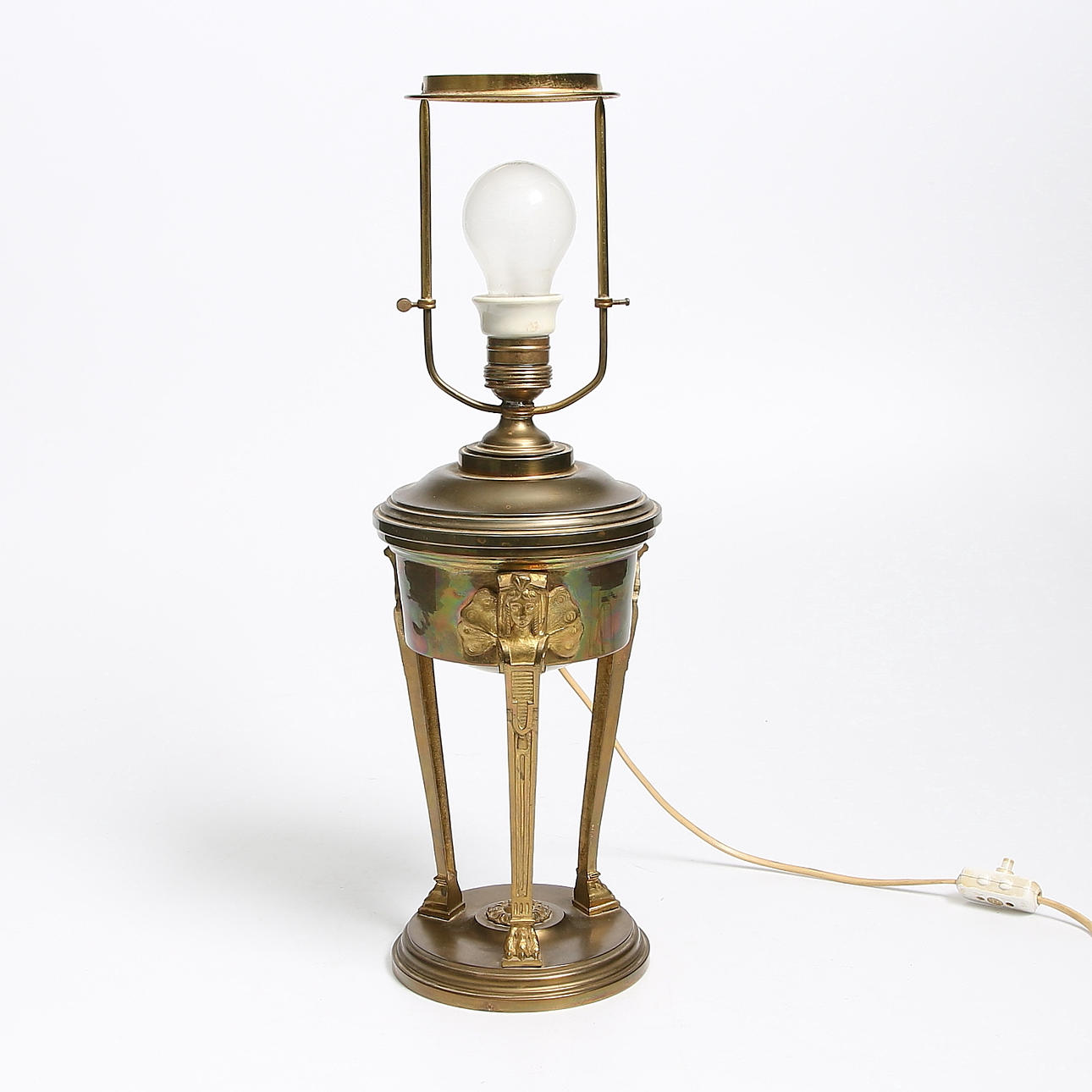 FOTOGENLAMPA, Empirestil, 1900-talets första hälft.