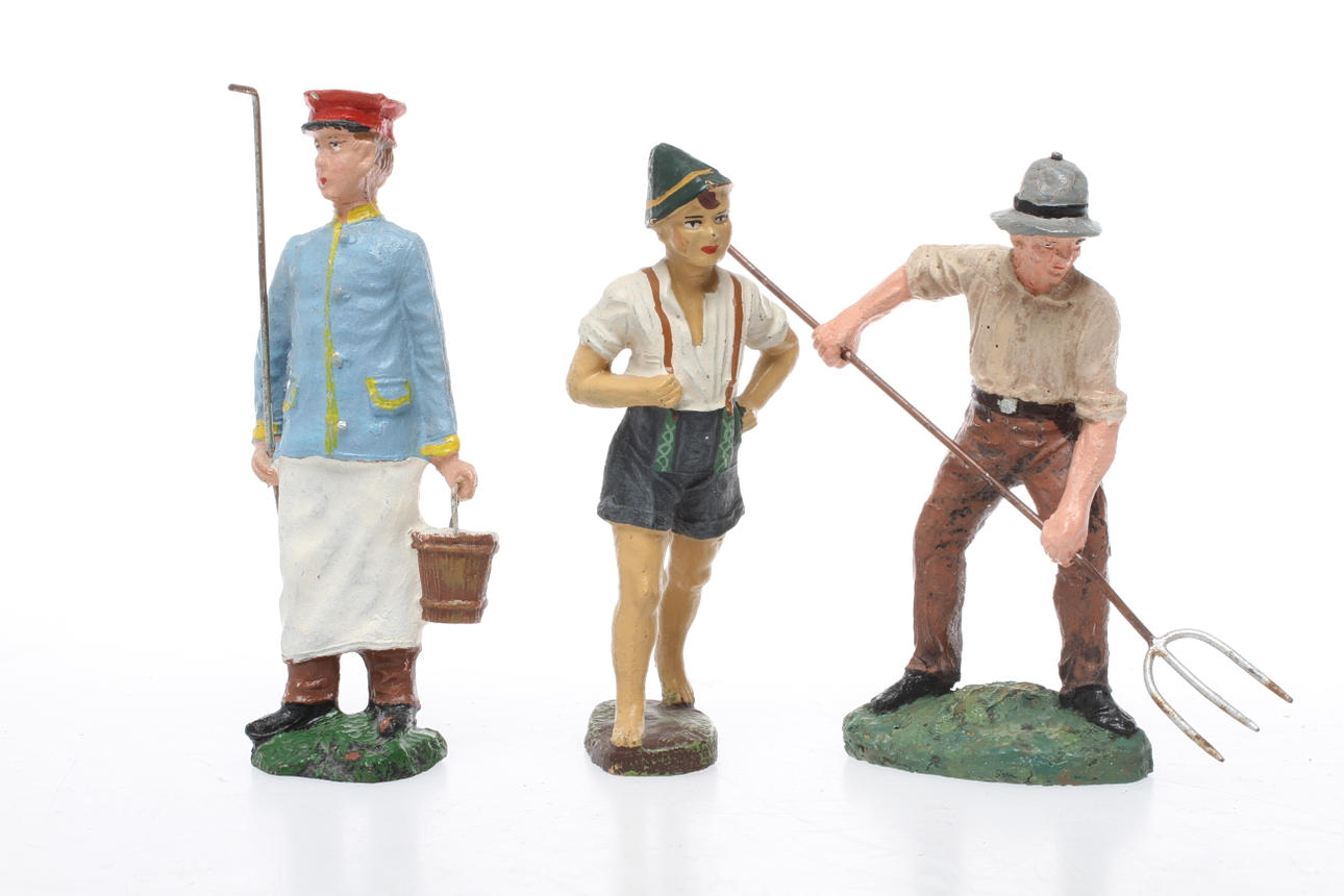 ELASTOLIN TIPPLE-TOPPLE 3 civila figurer, lantarbetare och djurskötare.