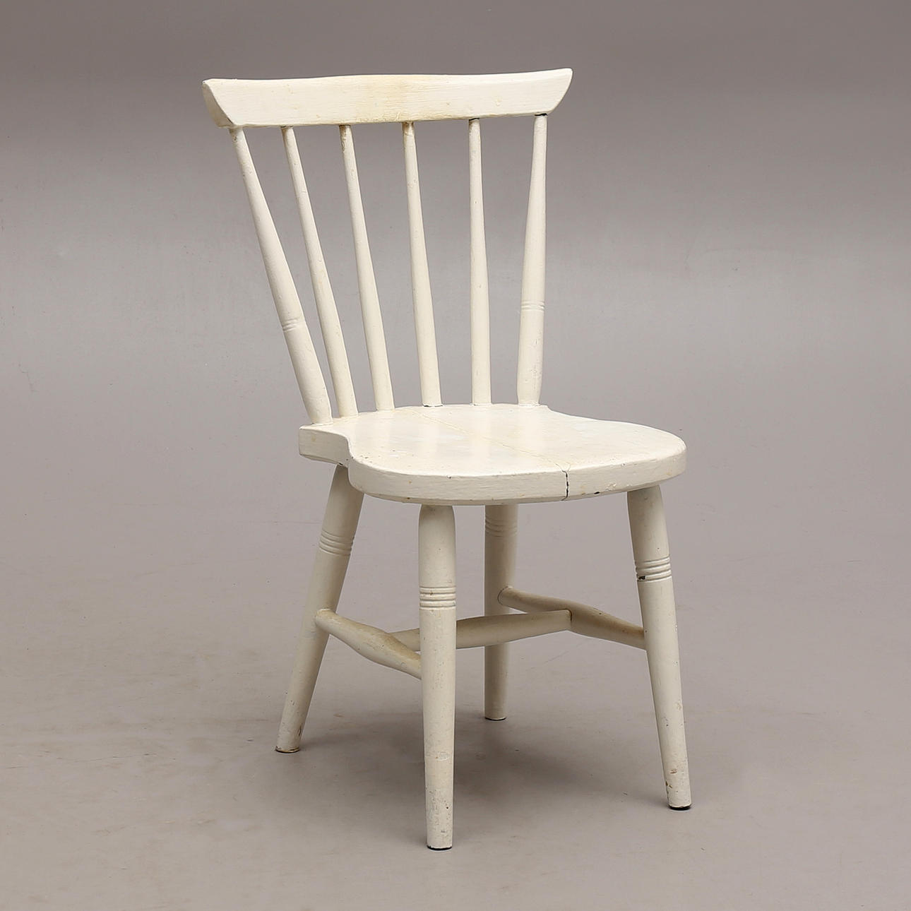 SILLA PARA NIÑOS, modelo peg chair.