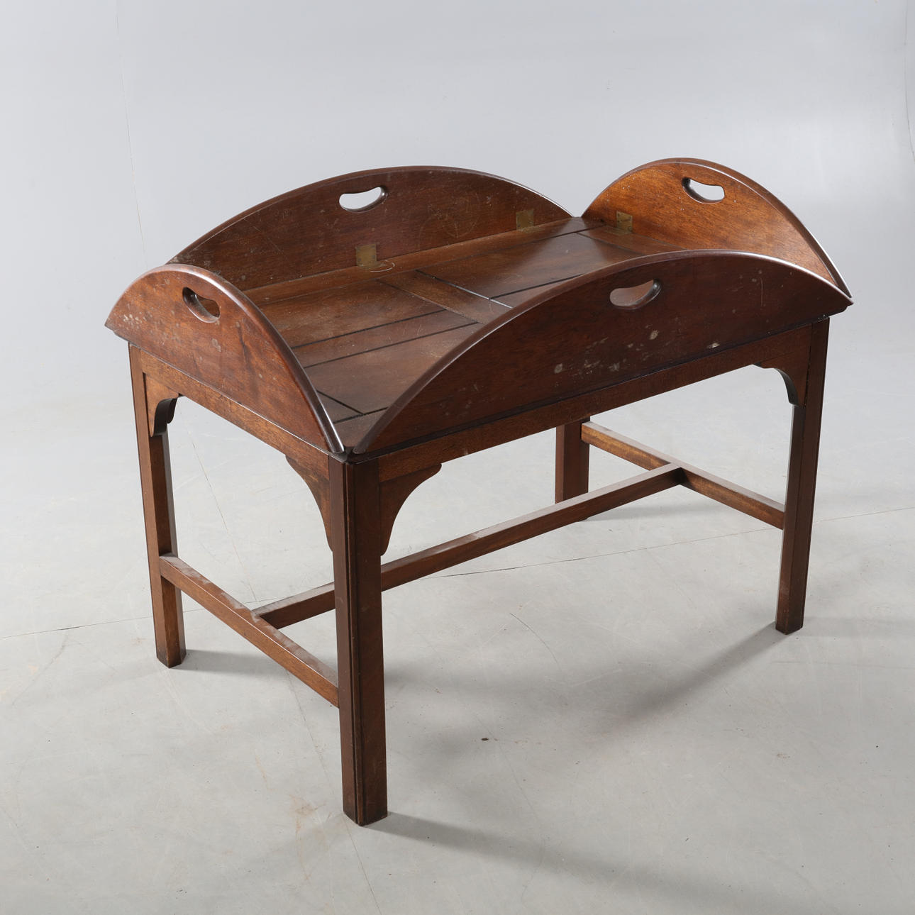 MESA, Bandeja Butlers, siglo XX.