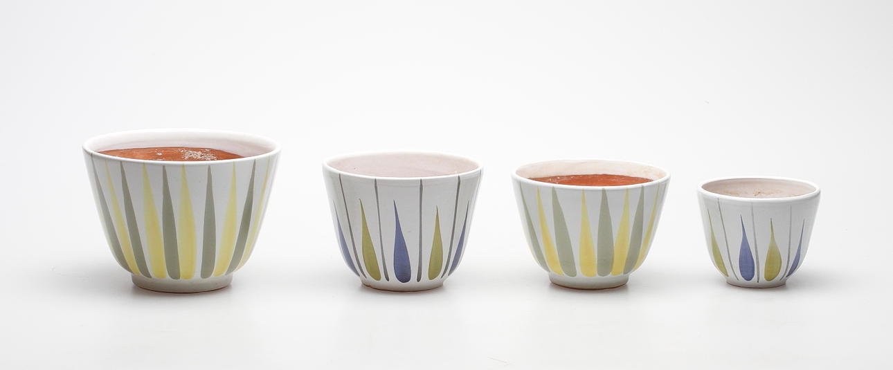 YTTERFODER, 4 st, lergods, bl.a. "Svea", Ekeby.