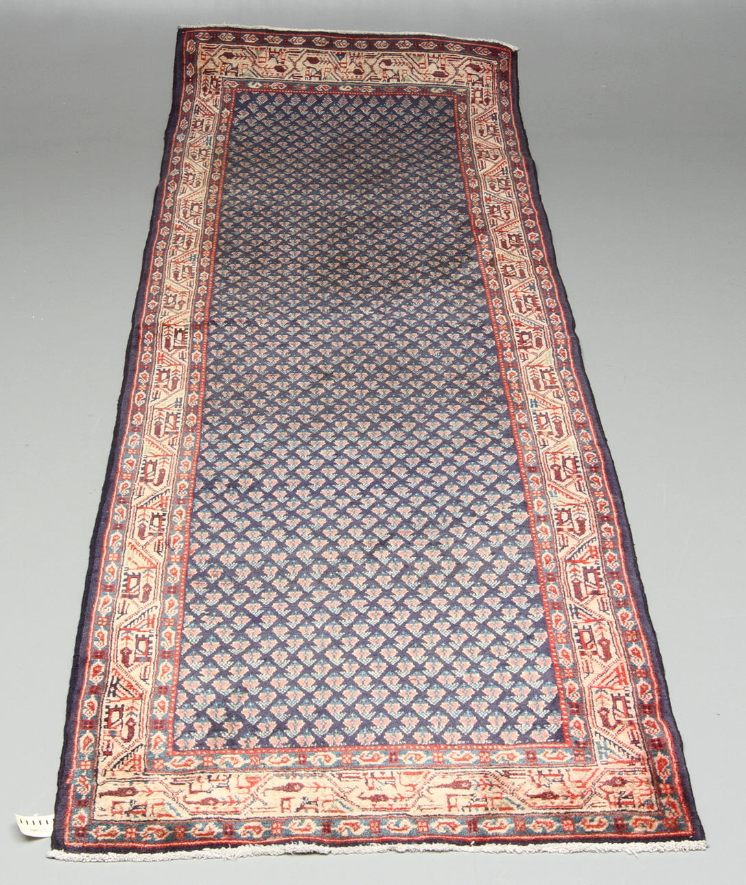 MATTA, galleri, ca 308 x 107 cm.