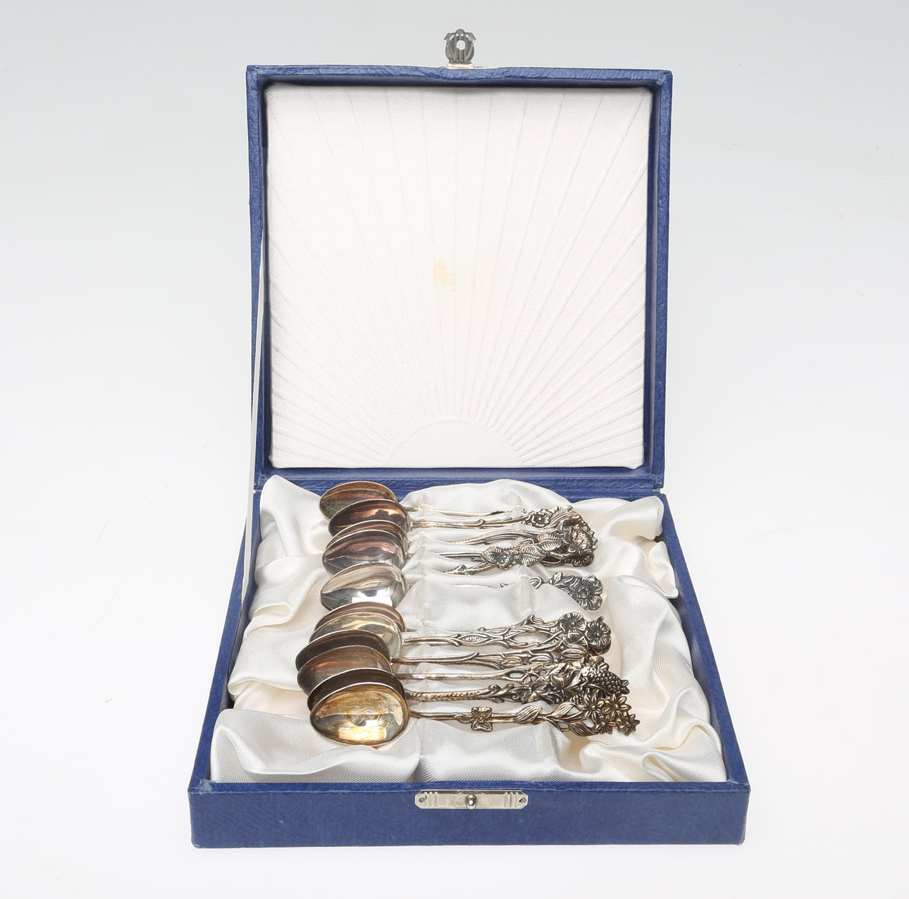 SILVERSKEDAR, 12 st i Etui.