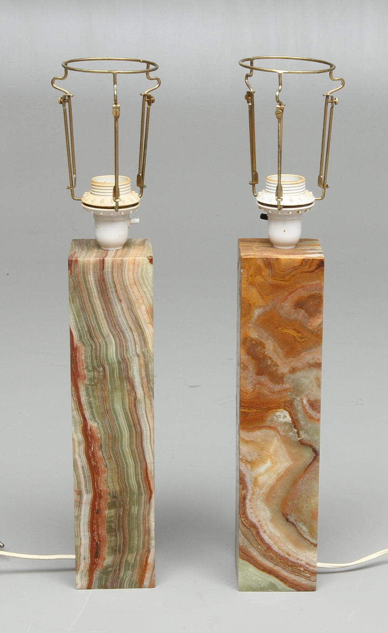 BORDSLAMPOR 1 par, onyx, 1900-tal.