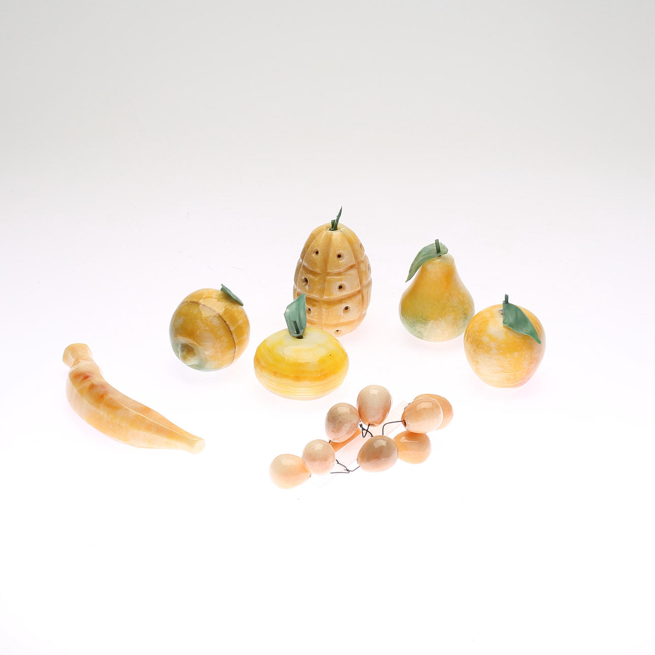 DEKORATIONSFRUKTER, 7 st, sten, 1900-tal.