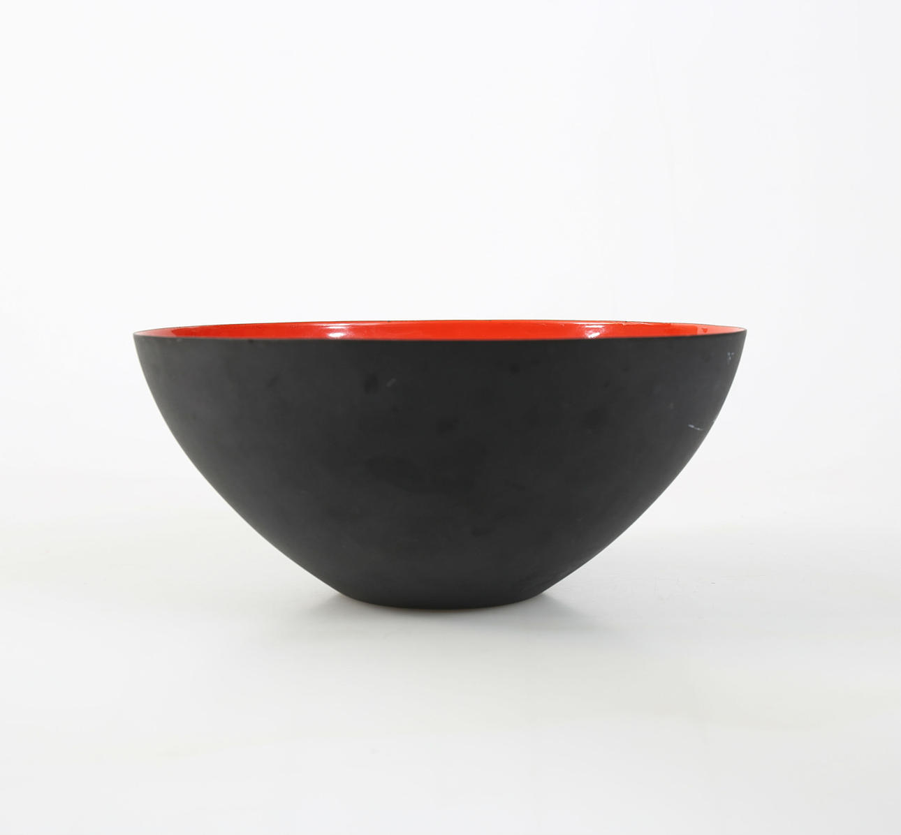 SCHÜSSEL, Metall und Emaille, Krenit, Dänemark.