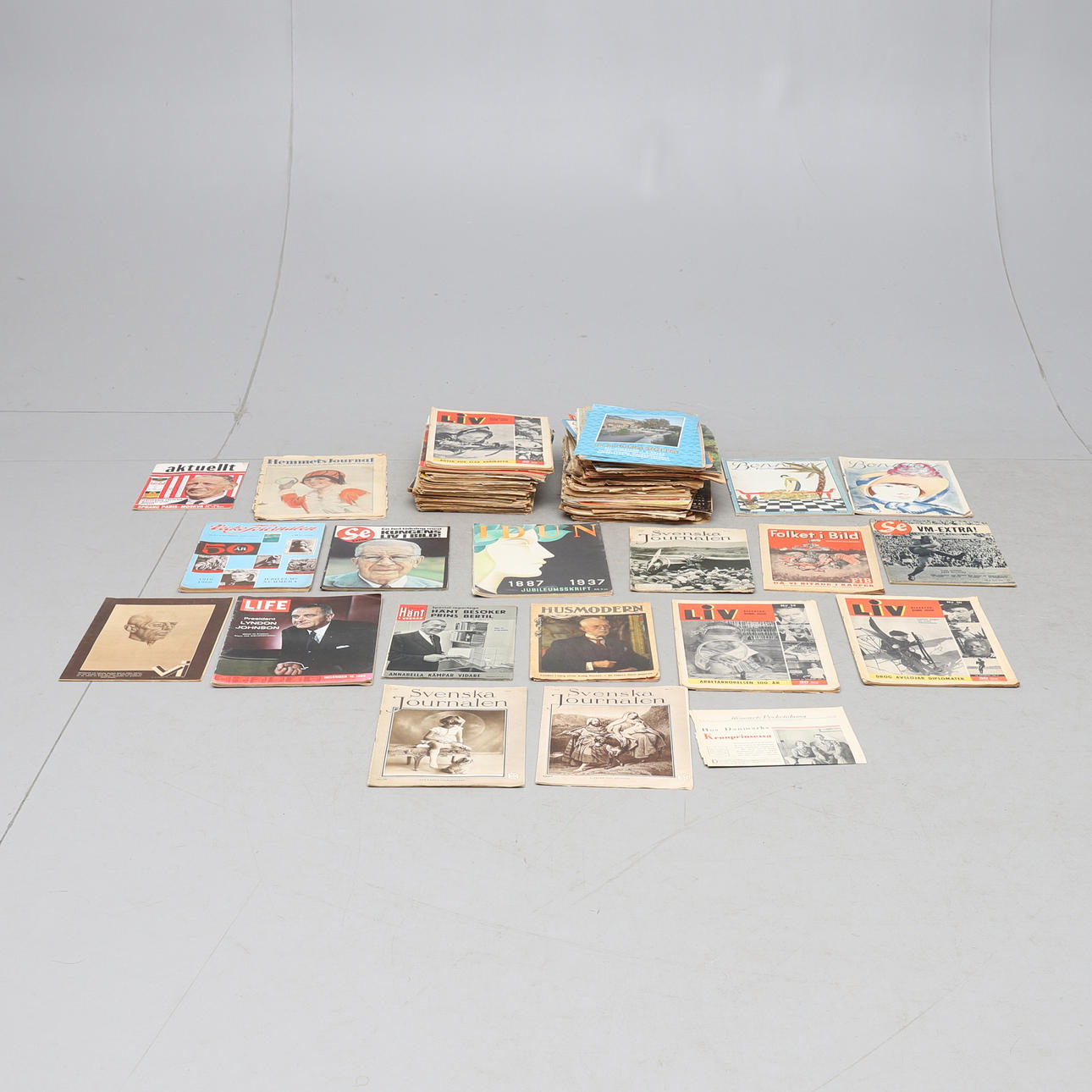 VECKOTIDNINGAR, b.la. "Idun", 1900-tal.