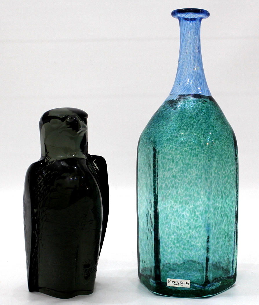 GLASFÖREMÅL 2 stycken, Kosta Boda.