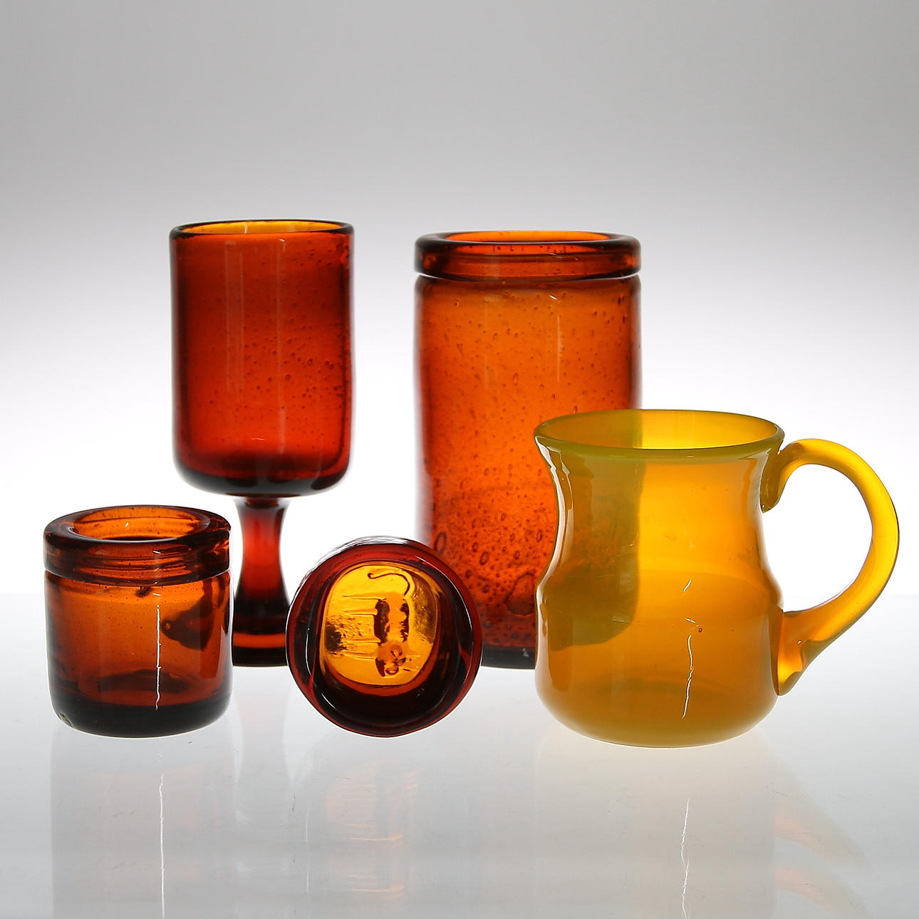 GLASFÖREMÅL, 5 delar, Erik Höglund, Boda Glasbruk. 1960-tal.