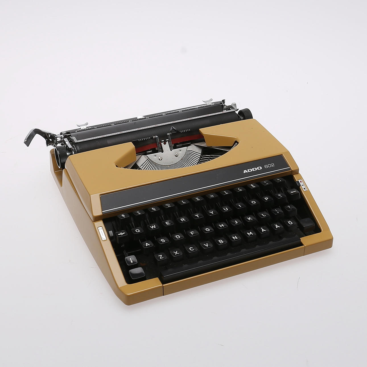 TYPEWRITER, ADDO 602.