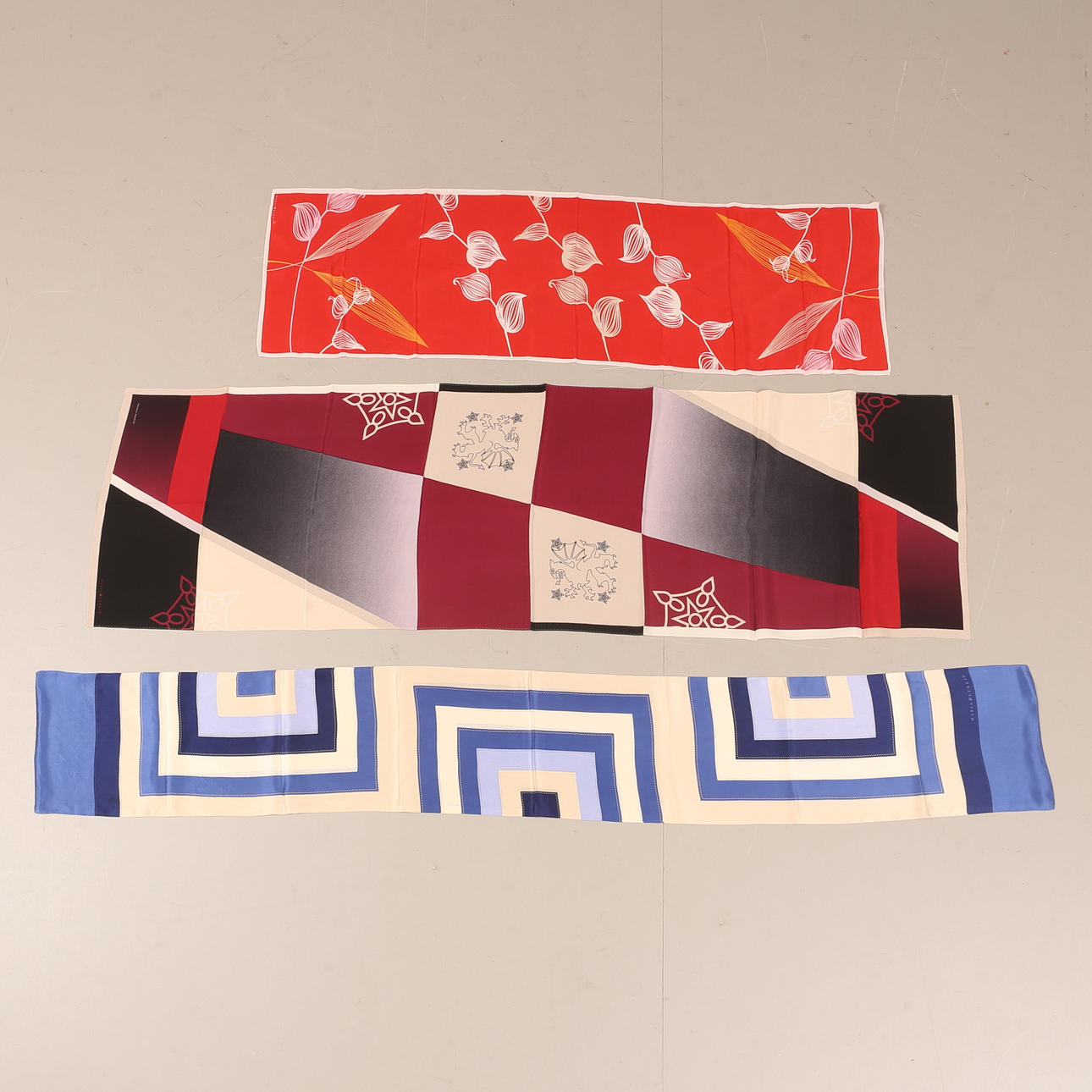 HUIVIT, 3 kpl, Marja Kurki.