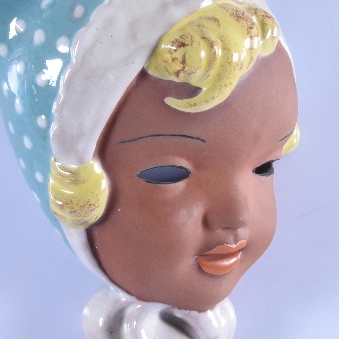 VÄGGANSIKTE, keramik, Goldscheider.