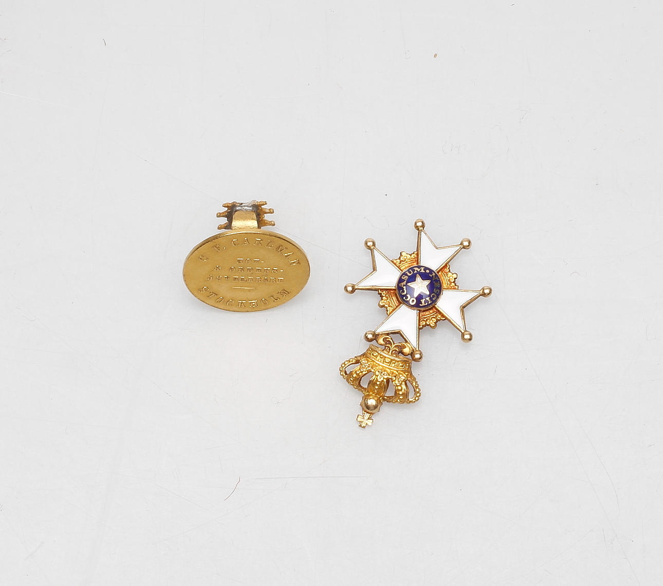 ORDENMEDALJER, 2 st, guld, bl.a. Kungliga Nordstjärneorden.