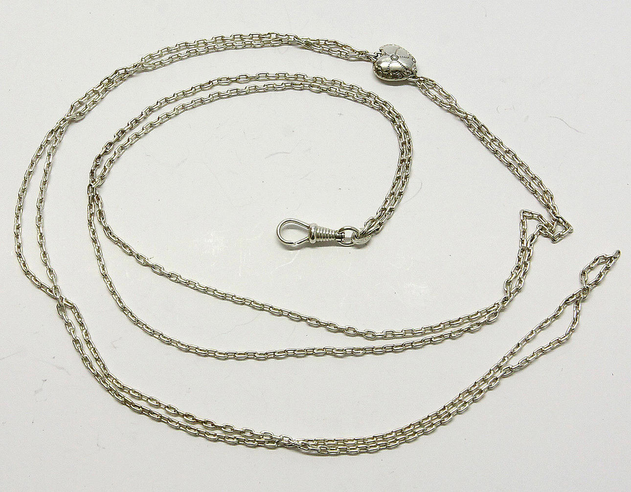 ANTIQUE CHAIN WITH SLIDE.