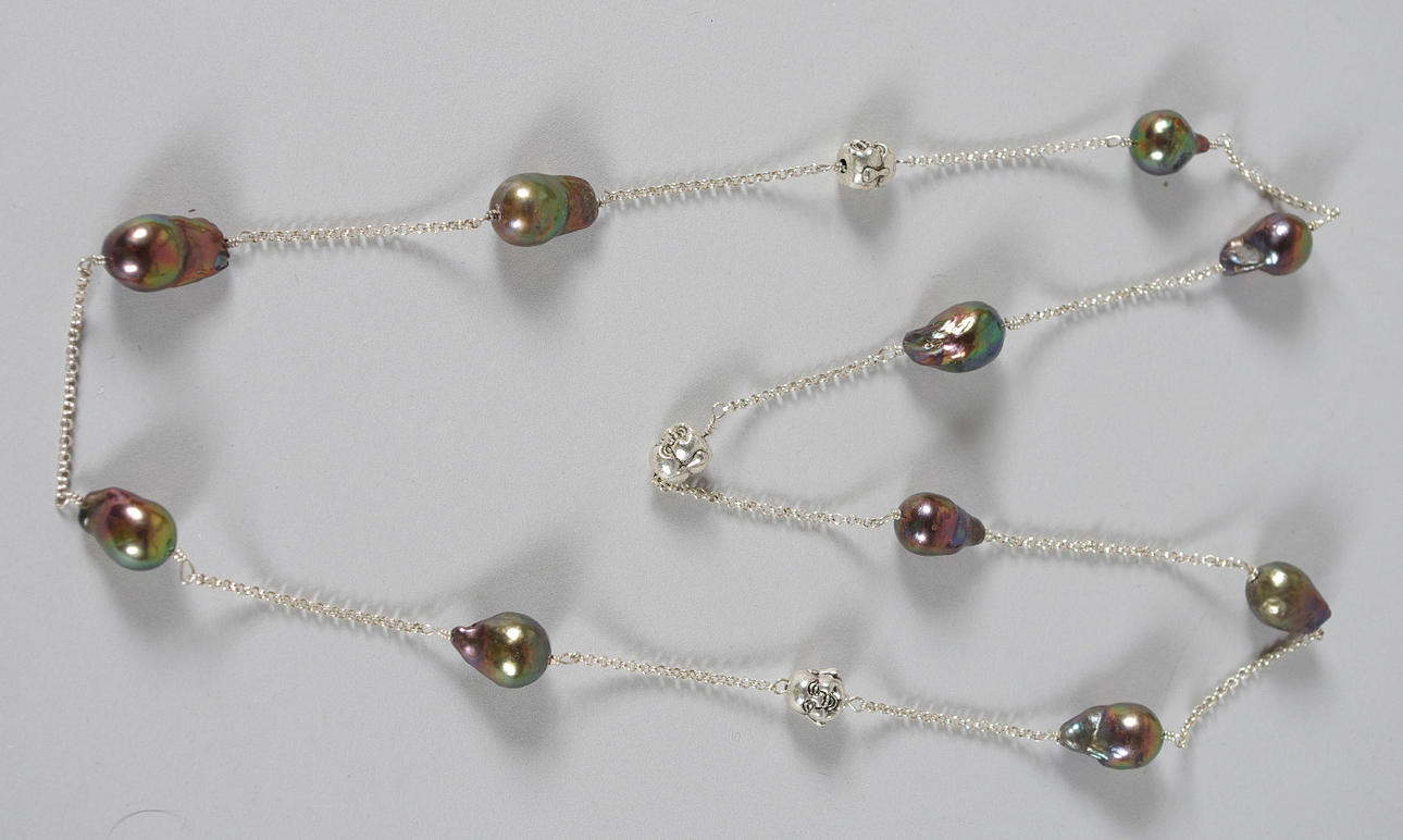 COLLIER, silver med barockpärlor.