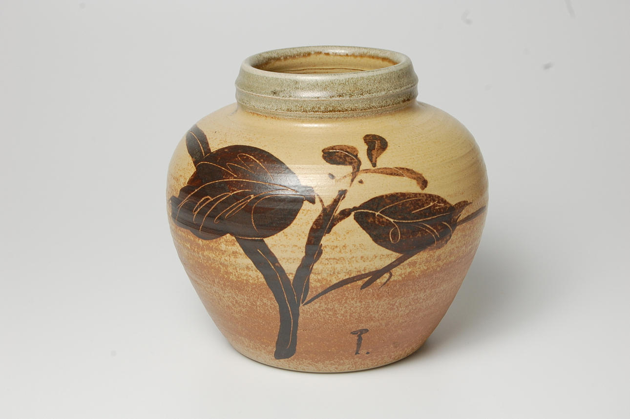 URNA, keramik, signerad Ryozo Miki.