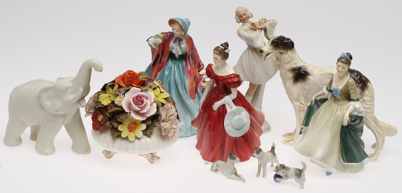 FIGURINER, 9 st, BORDSDEKORATION, porslin, 1900-tal, bla. Scaubach och Royal Doulton.