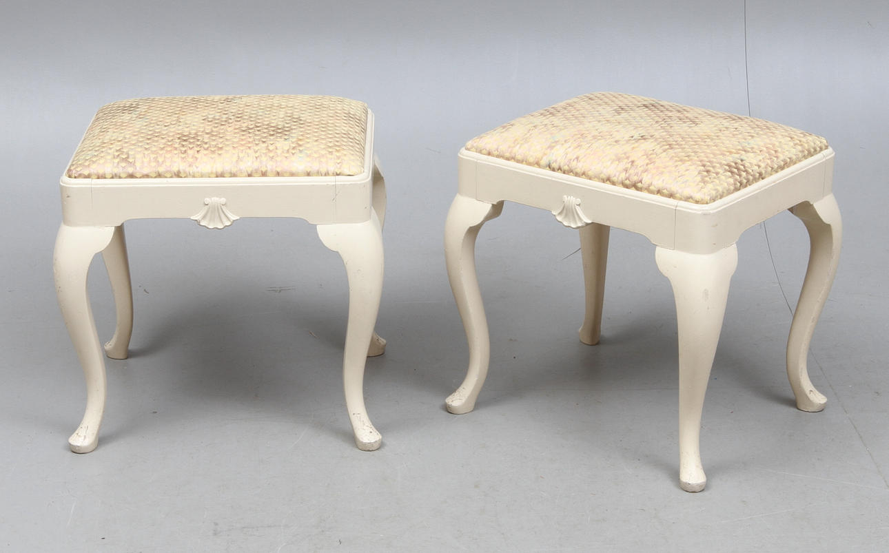 TABURETTER 1 par, rokokostil, sitsar etikettmärkta Gust Flinta Hedemora, 1900-tal.