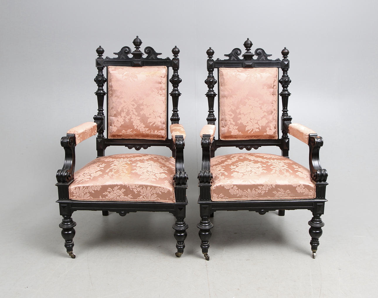 FÅTÖLJER, ett par, nyrenässans, sent 1800-tal.