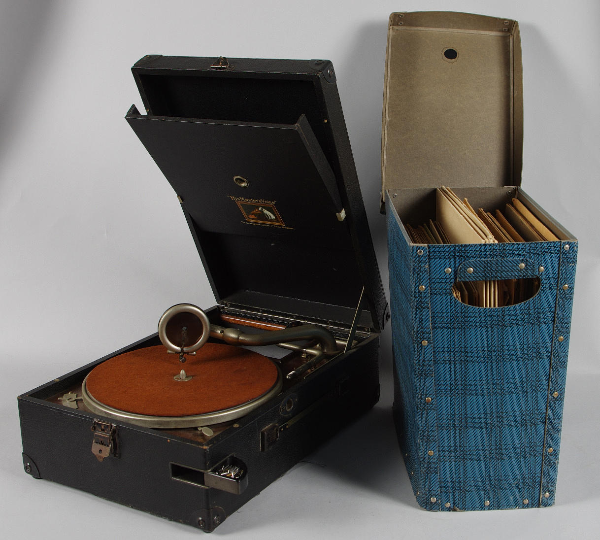 RESEGRAMMOFON SAMT STENKAKOR.