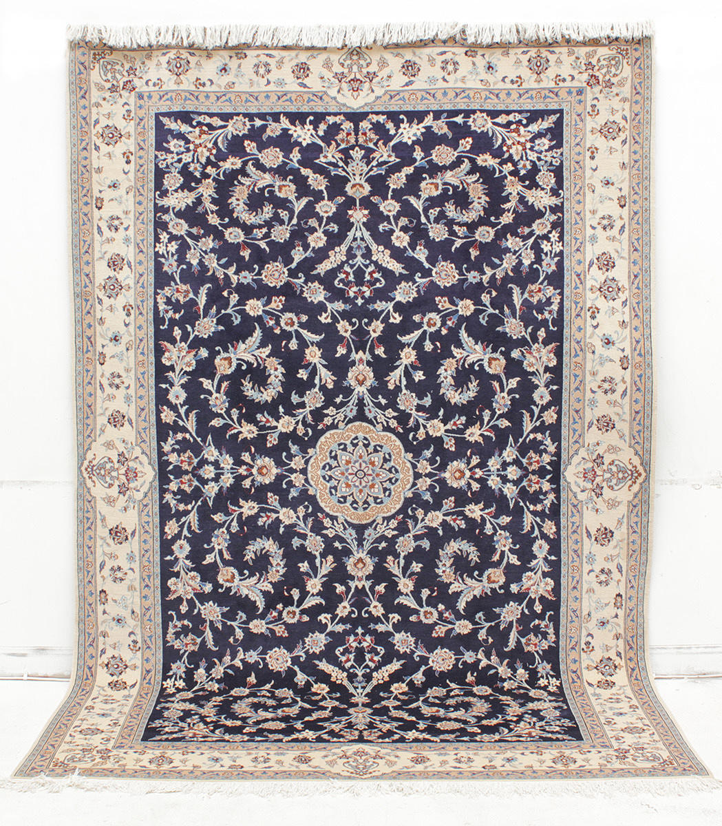 MATTA, Orientalisk, Nain med silkesinslag, 310 x 205 cm.