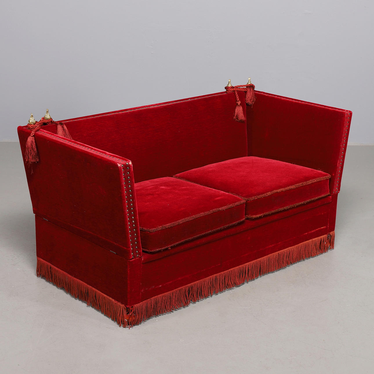 SOFA, so-called "Knole sofa".
