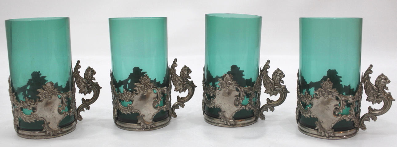 GLAS med tennhandtag ryska.