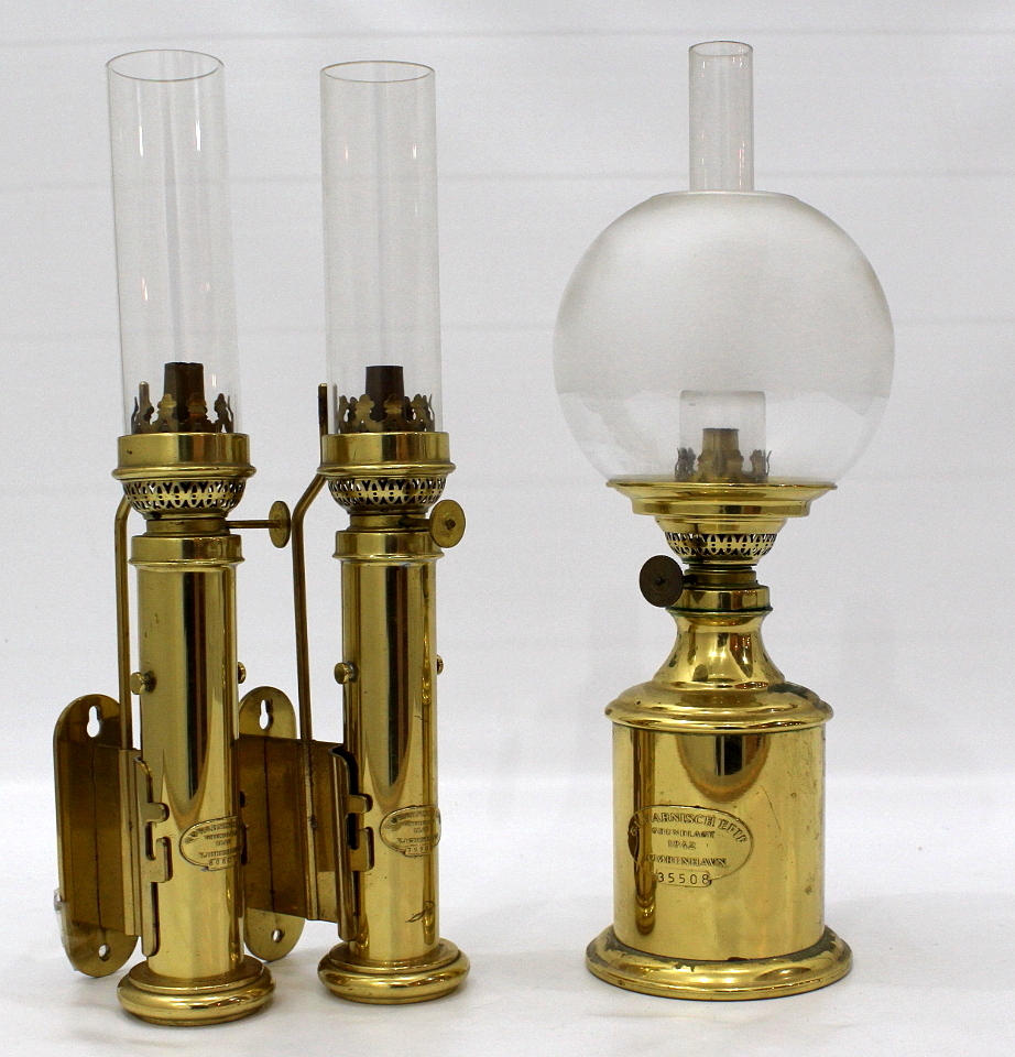 FOTOGENLAMPA OCH PARET VÄGGFOTOGENLAMPOR G V Harnisch.