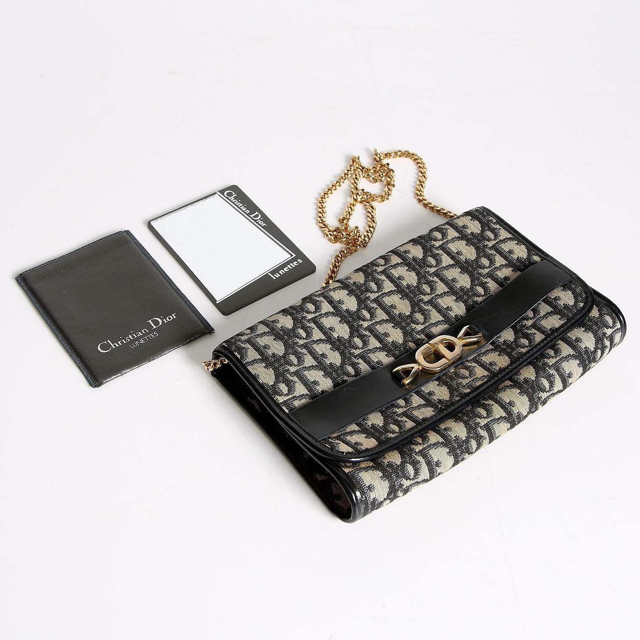 VÄSKA samt SPEGEL, Christian Dior, Frankrike. 1900-tal.