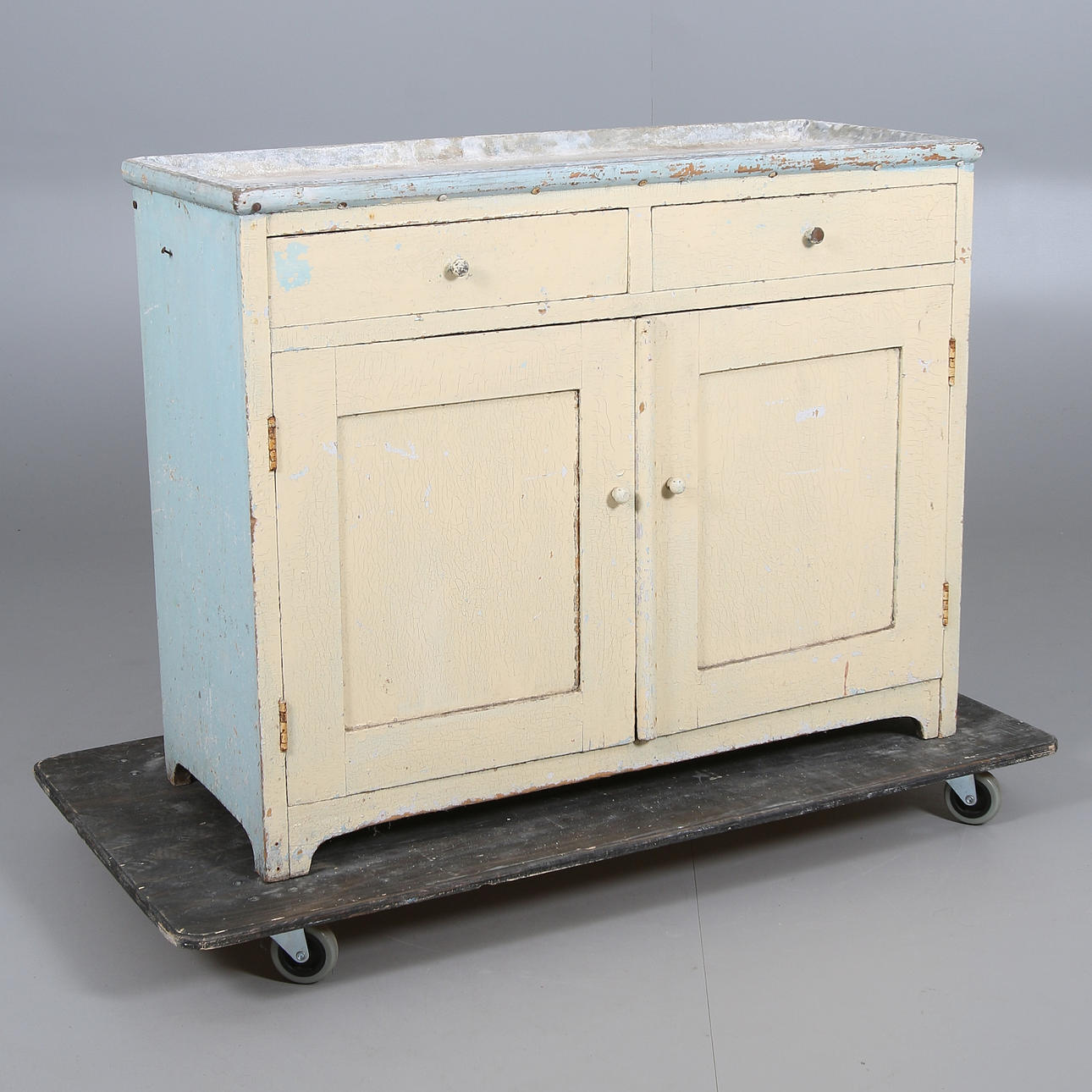 DISH BENCH, early 20th century.