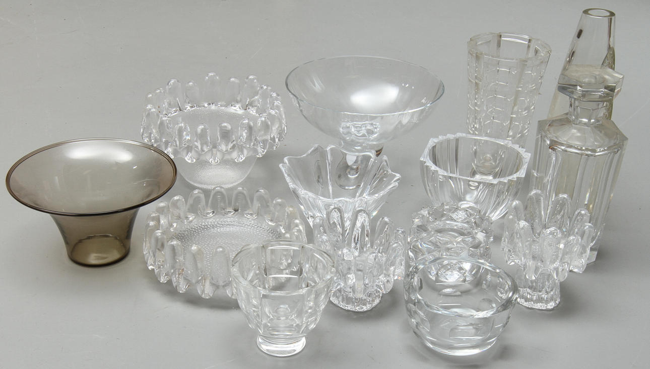 PART GLAS, ca 13 delar, bla Kosta och Orrefors.