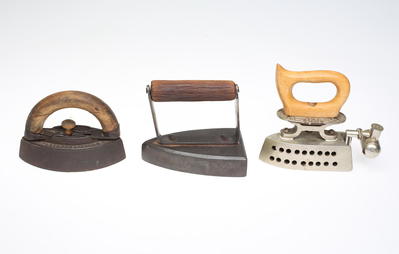 STRYKJÄRN, 1800-tal.