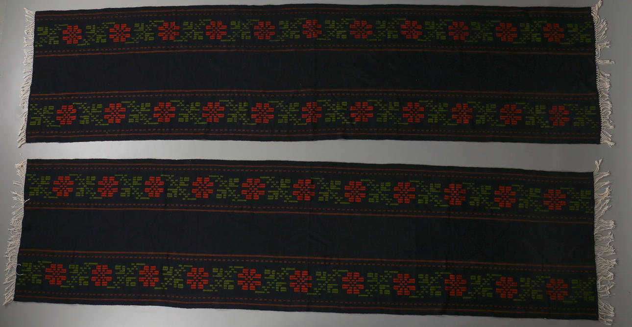 ALLMOGEDUKAR, 2 st. 1900-talets första hälft.