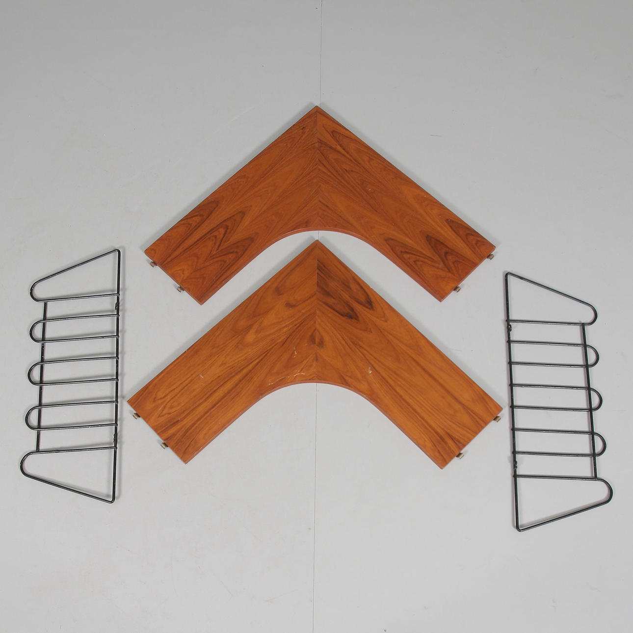 HÖRNHYLLA, stringmodell, 1950/60-tal.