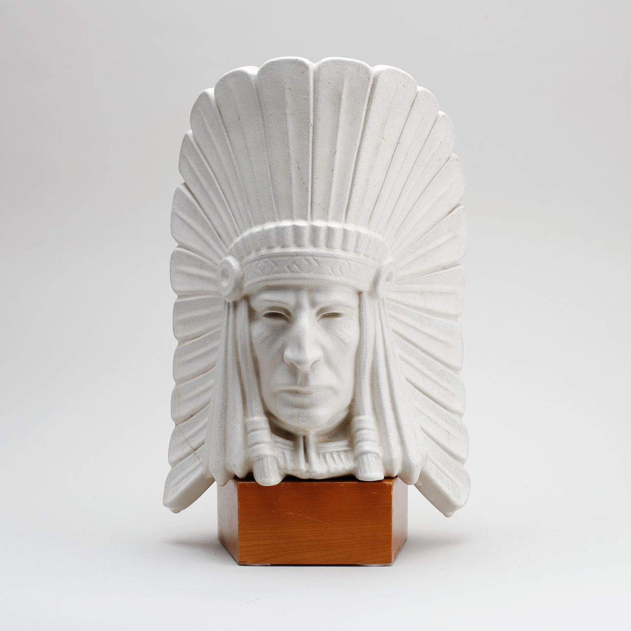 GUNNAR NYLUND. Hövding, Steinzeug, Rörstrand.