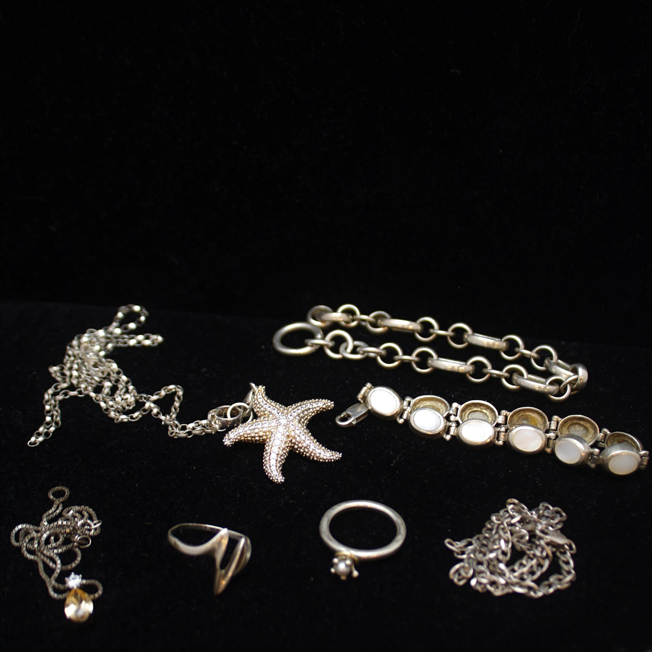 KORUT Hopeaa, mm. Thomas Sabo.