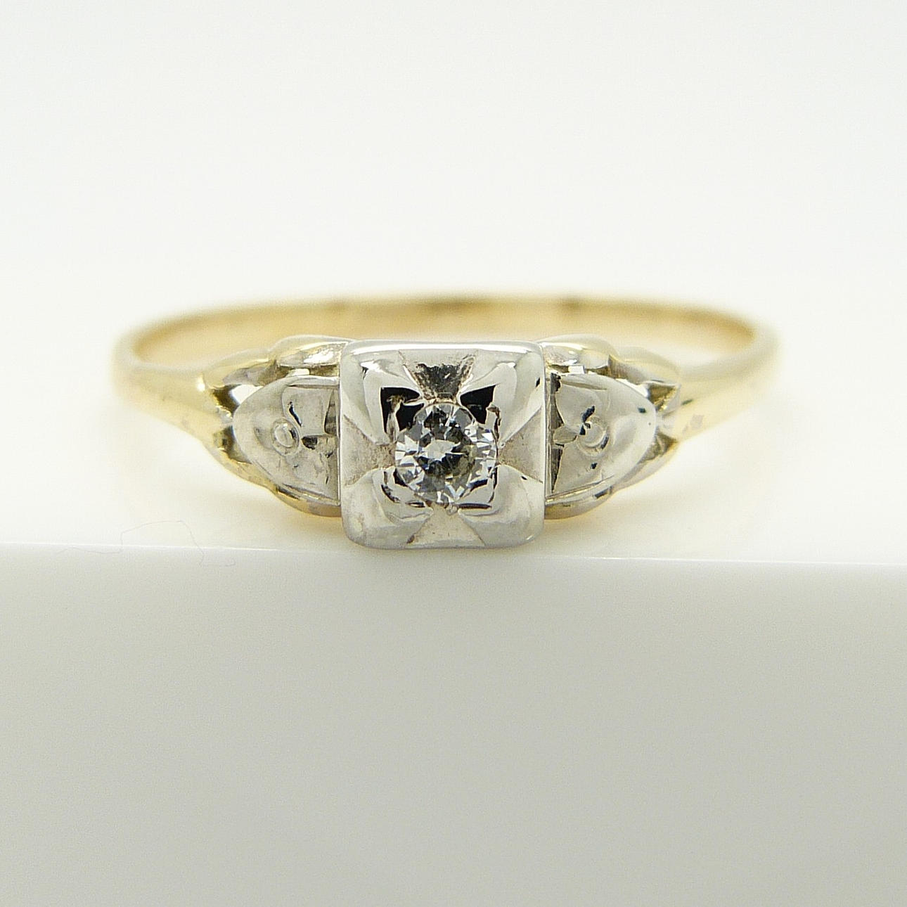 VINTAGE OLD-CUT DIAMOND RING.