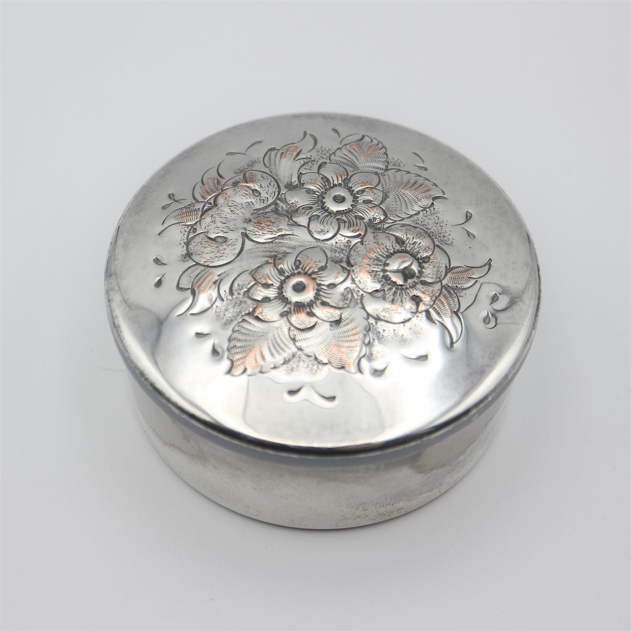 JEWELERY BOX SILVER PLATED.