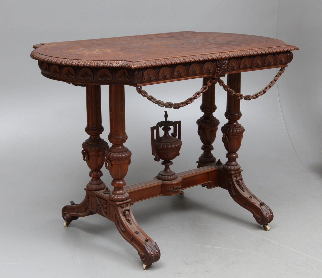 SALONGSBORD, 1800-talets senare del.