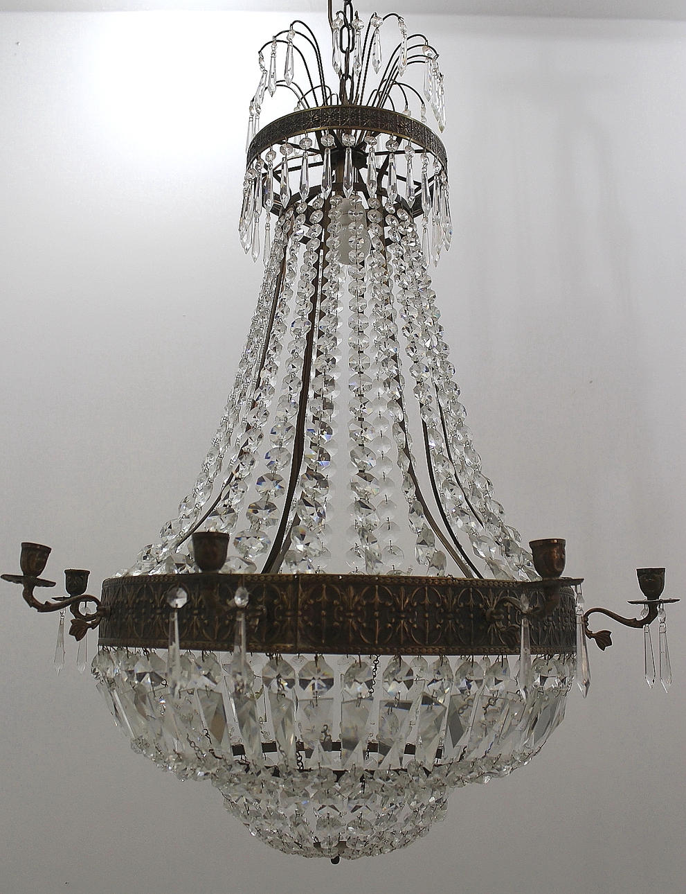 KRISTALLKRONA 1900-talets första hälft.