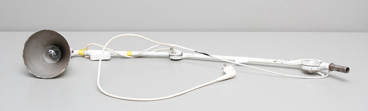 INDUSTRILAMPA, metall och plåt, 1900-tal.