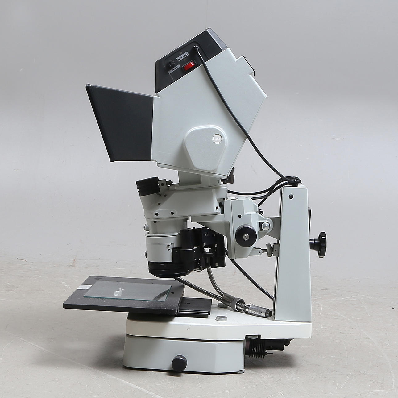 MIKROSKOP. Sony, 20. Jahrhundert.