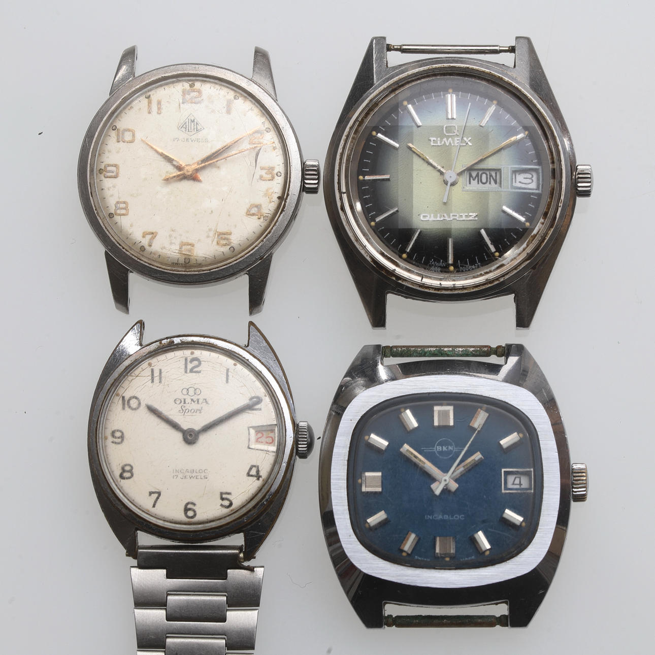 WRIST WATCH, 4 pcs, manual and quartz.