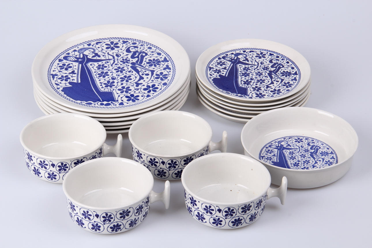 SERVIS, 17 delar, "Bågskytt", Bengt Berglund, Gustavsberg.