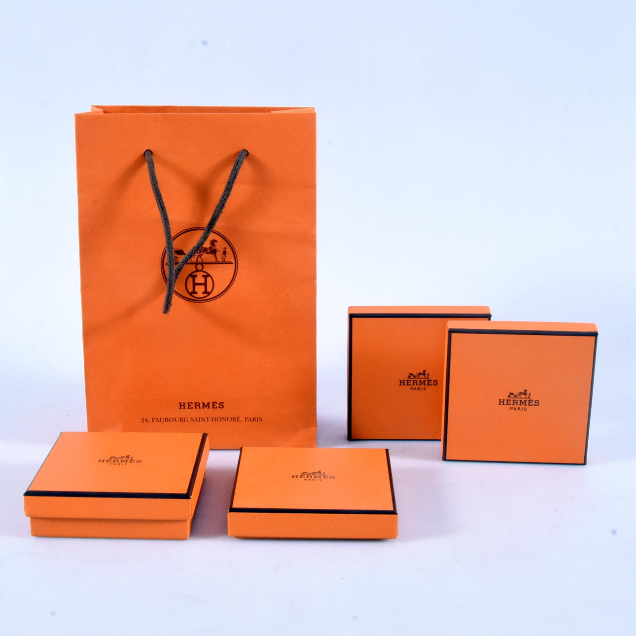 ORIGINAL BOXES, 5 pieces Hermés, Paris.