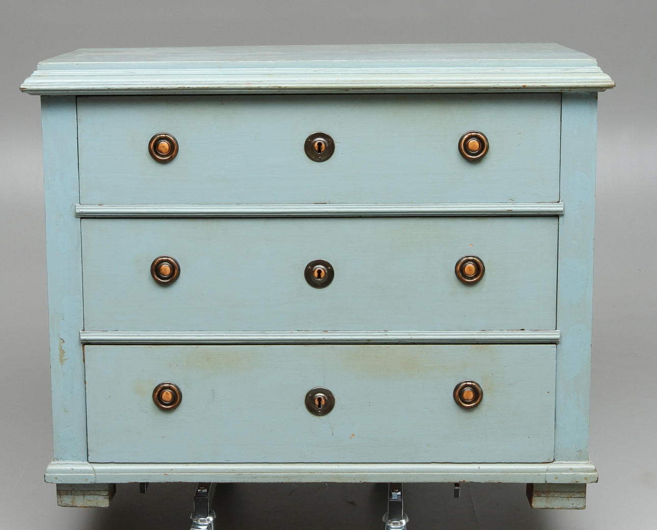 BYRÅ, bemålad, 1900-tal.