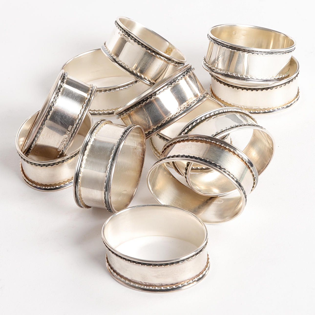 SERVETTRINGAR, 12 st, CESON, 1975.