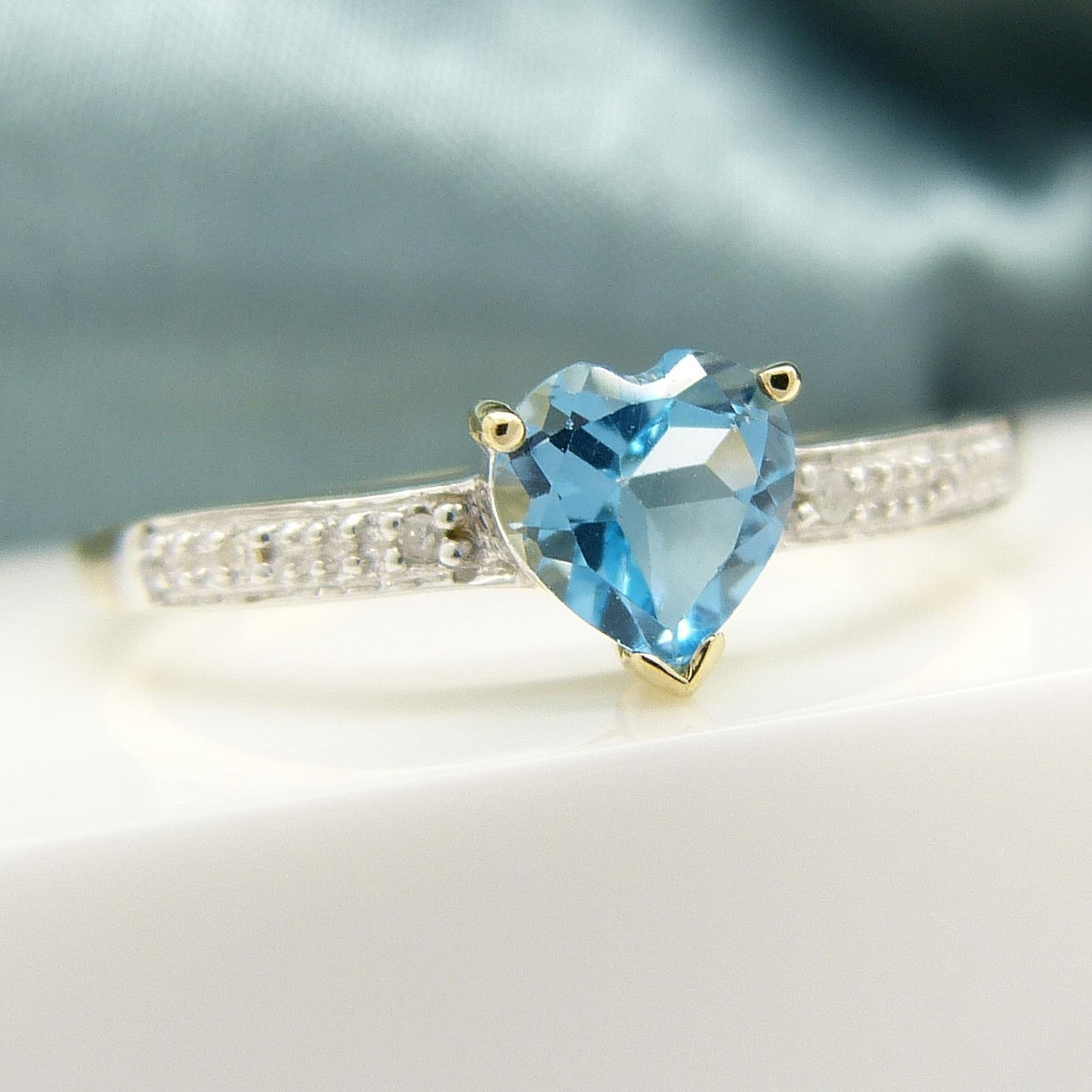 TOPAS HJÄRTA & DIAMANTRING.