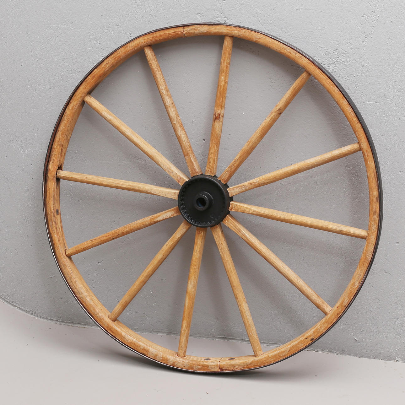 VAGNSHJUL, trä/metall, 1900-tal.